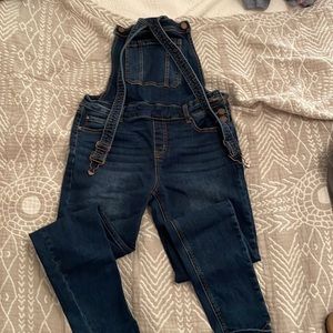 Enjean, size medium, skinny cropped overalls, size medium